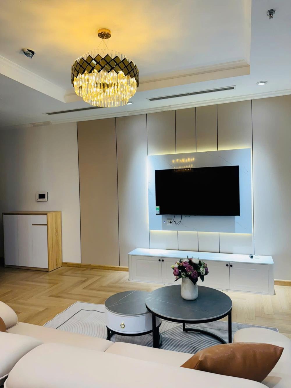 Bán Căn Hộ 2PN Imperia Sky Garden - Giá 5 tỷ - 0975997166