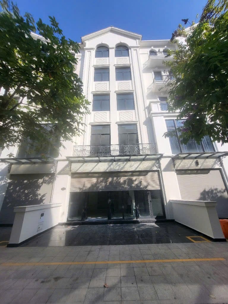 Cho Thuê Nhà Phố 5 Tầng, Thang Máy, Vị Trí Vàng VinHomes Grand Park