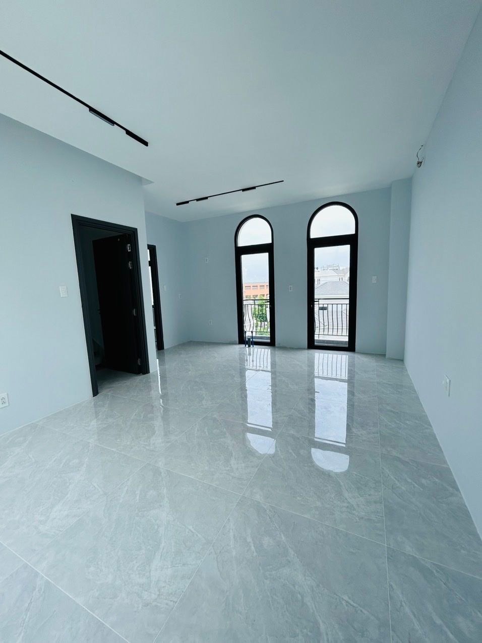 Cho Thuê Nhà Phố 5 Tầng, Thang Máy, Vị Trí Vàng VinHomes Grand Park