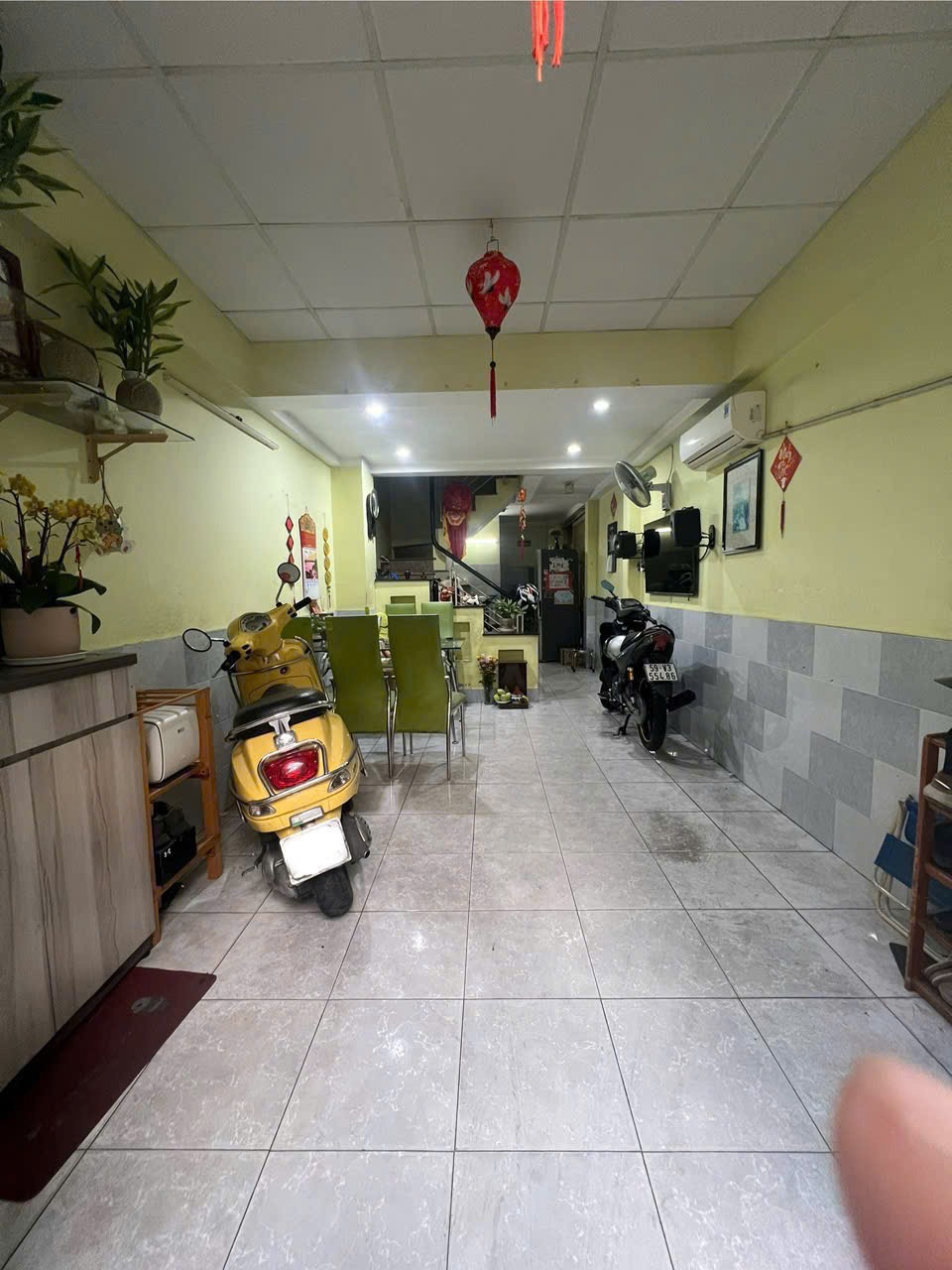 Nhà phố góc 2 mặt tiền, 1 trệt 3 lầu - Phú Nhuận, TP.HCM