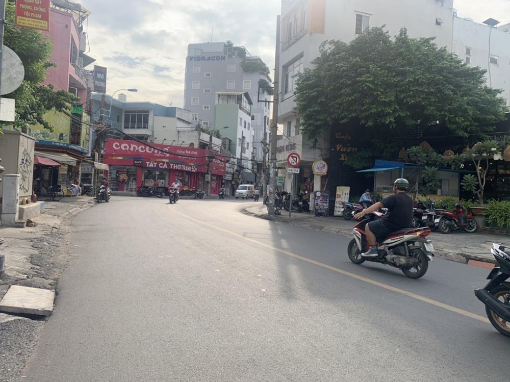 Vila Đẹp Phú Nhuận 190m2, 5 Tầng - Giá 31.5 Tỷ - 0987953195