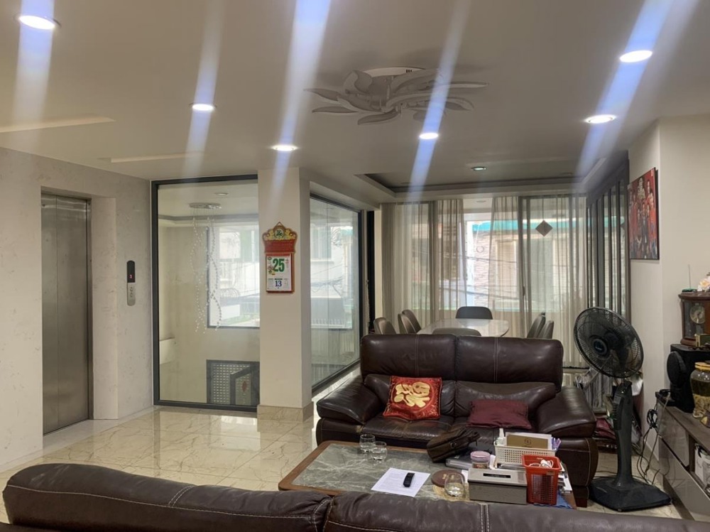 Vila Đẹp Phú Nhuận 190m2, 5 Tầng - Giá 31.5 Tỷ - 0987953195
