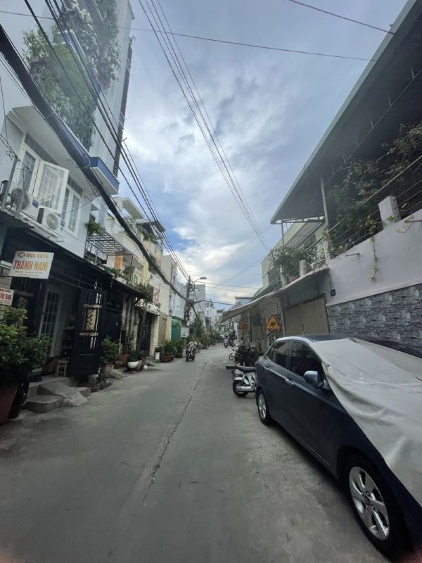 Bán Biệt Thự Hẻm Xe Ô Tô, Vị Trí Đắc Địa, Phong Thủy Vượng Tài - Bình Thạnh, TP.HCM