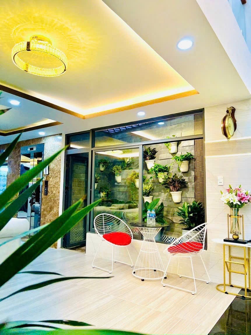 Bán Nhà Gò Vấp 2 Lầu, Thang Máy, 13 tỷ - Vị Trí VIP Khu Phân Lô