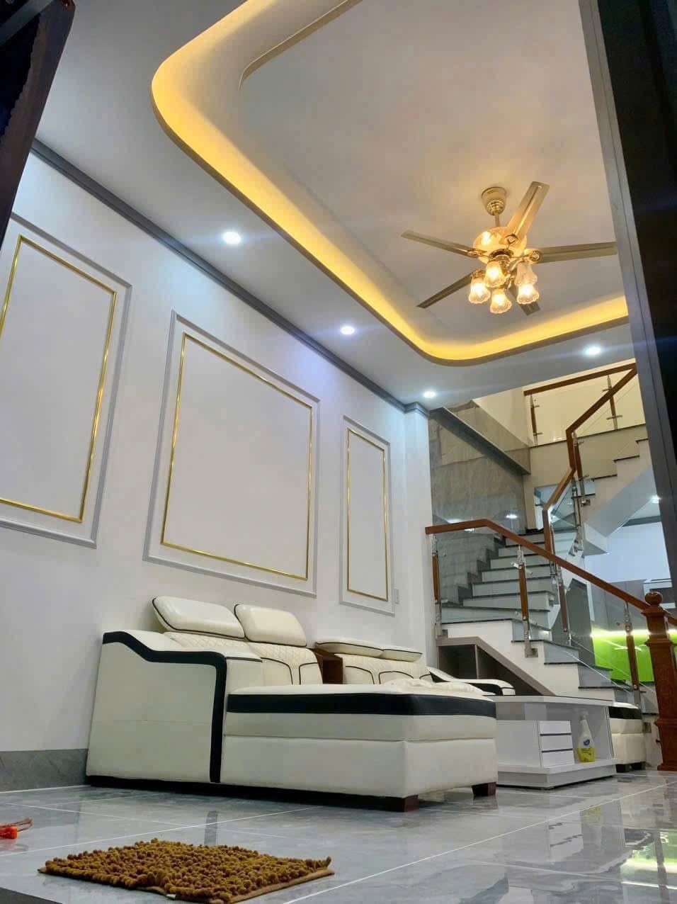 Bán Gấp Nhà Phố Bình Chánh: 1 Trệt 1 Lầu, Full Nội Thất Cao Cấp, Giá Tốt Nhất