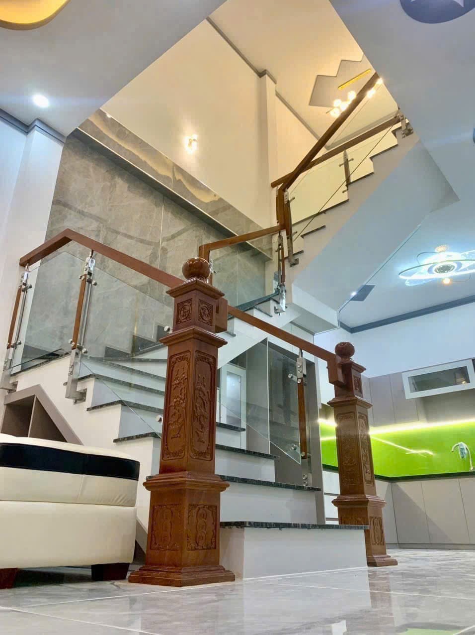 Bán Gấp Nhà Phố Bình Chánh: 1 Trệt 1 Lầu, Full Nội Thất Cao Cấp, Giá Tốt Nhất