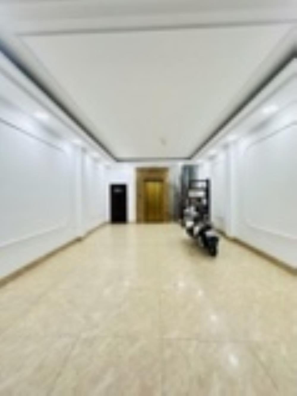 Bán nhà Lạc Long Quân, Cầu Giấy 55m2, 7 tầng, thang máy, ô tô tránh - Đầu tư/kin doanh