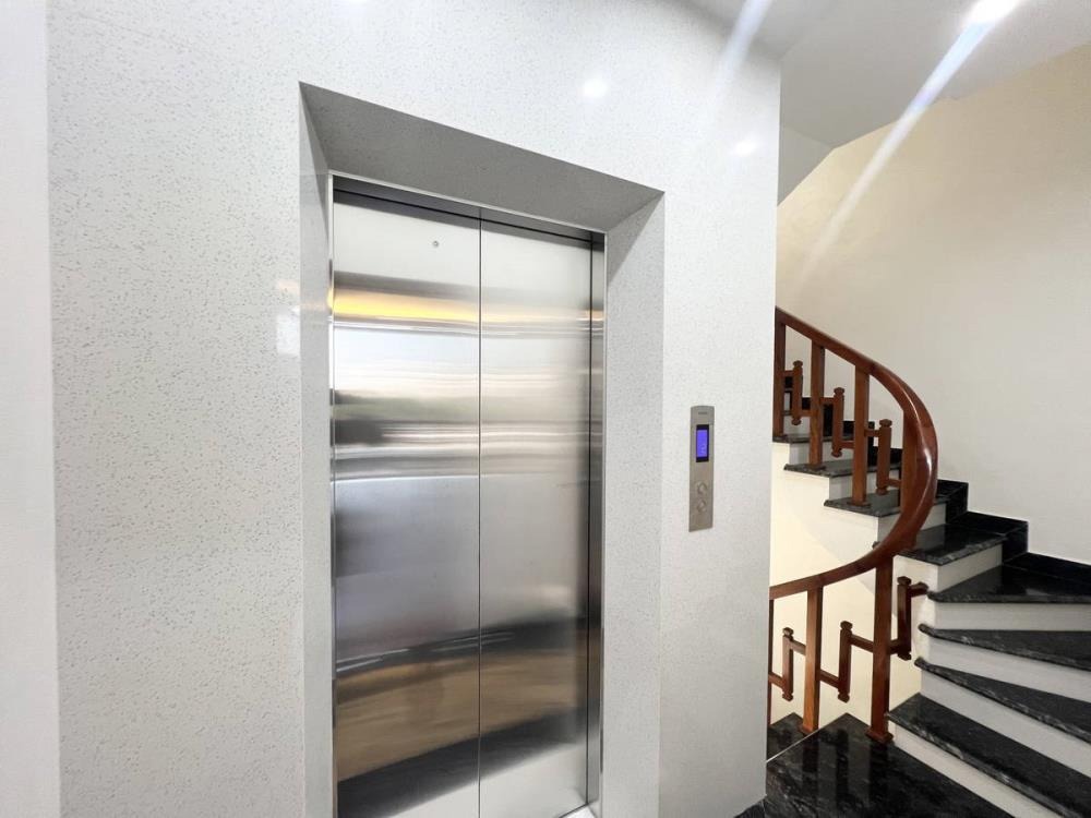 Nhà góc 65m2, 8 tầng, mặt tiền 10m - Vị trí đắc địa Quận Thanh Xuân, Hà Nội