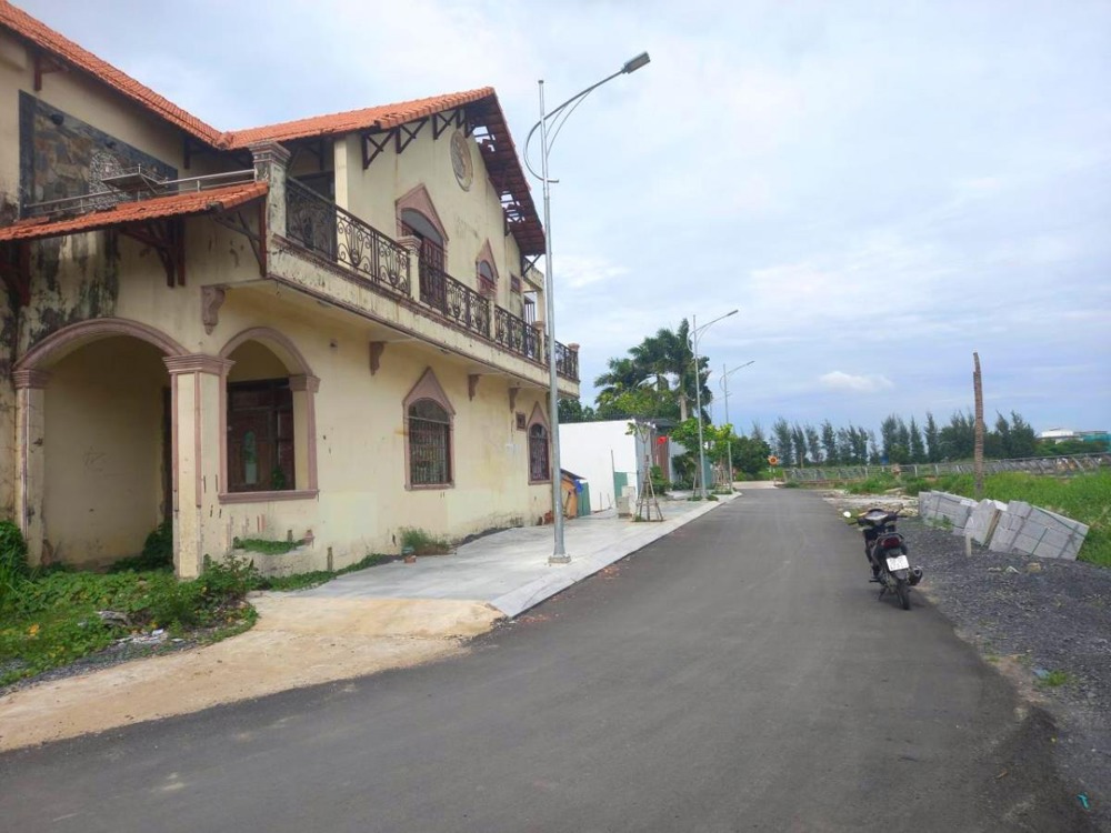 Biệt Thự View Sông Nở Hậu - Quốc Lộ 13, TD - 198m2, 10x24m - Giá 1x Tỷ