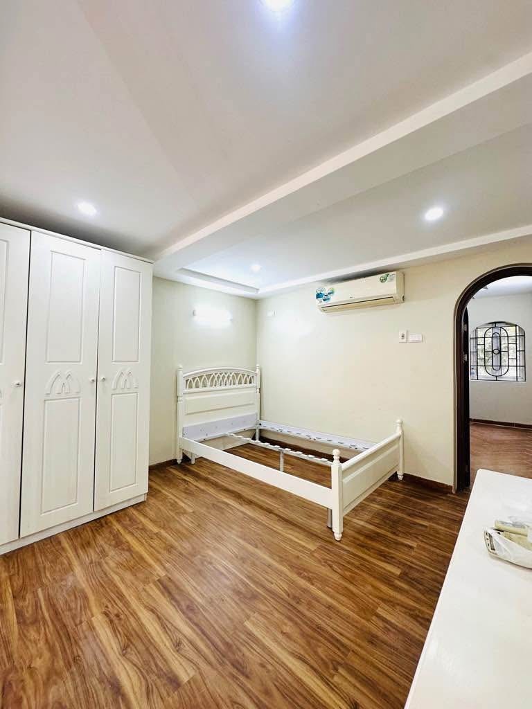 Bán Nhà Trương Định - Full Nội Thất, 40m Ra Mặt Phố - Giá Tốt