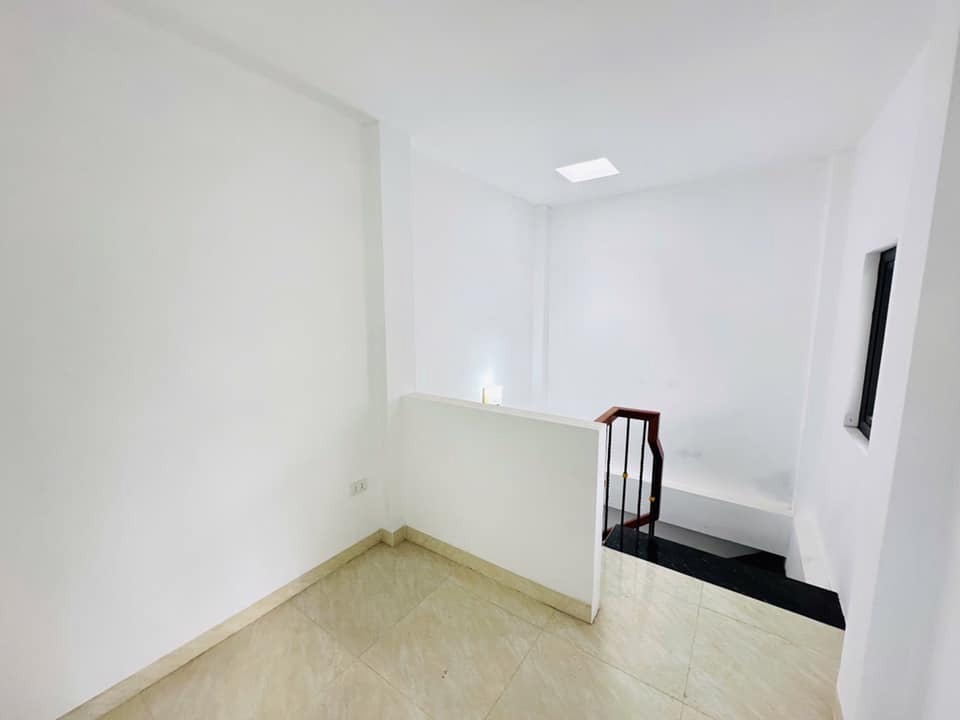 Bán Nhà Phố Giáp Bát, Hoàng Mai - 36m2, 5 Tầng, Giá 6.5 Tỷ - 0937.158.386