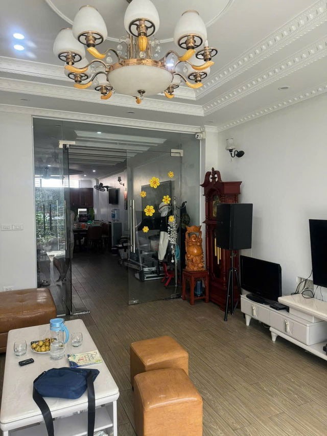Bán nhà phố Chiến Thắng, Hà Đông 82m² 5 tầng, thang máy, vị trí đẹp - Giá 29.5 tỷ