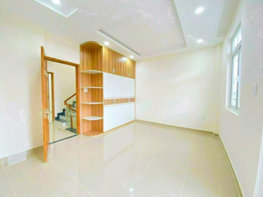 Nhà 3 Tầng Mới - Vị Trí Đắc Địa - Gần Chợ Bình Triệu - Giá 6.9 Tỷ