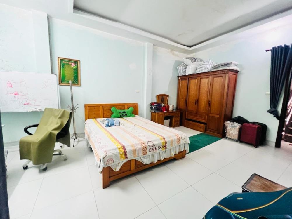 Nhà Phân Lô 5 Tầng, Vị Trí Đẹp - Giá 16 Tỷ - Cầu Giấy