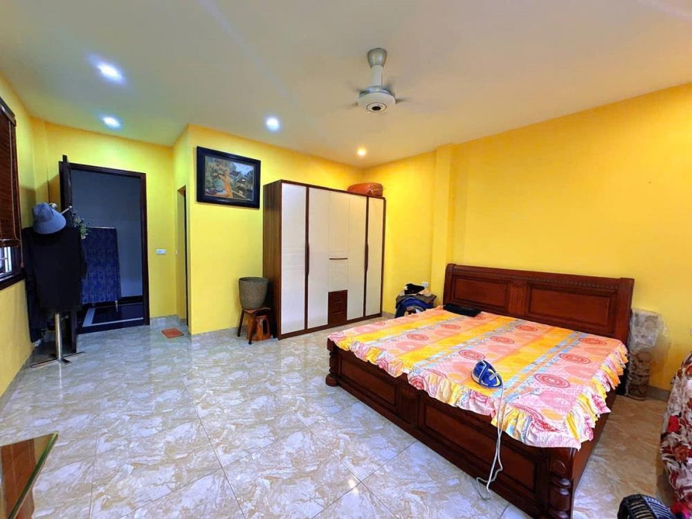 Bán Nhà Phố Kim Mã 43m2, 6 Tầng, Mặt Tiền 4.8m - Lô Góc, Ngõ Rộng, Kinh Doanh Đỉnh