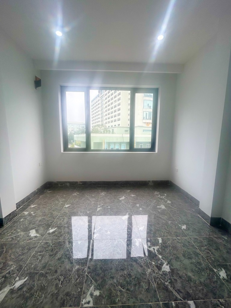 Nhà Mặt Tiền Đê La Thành - Giá Rẻ - Vị Trí Đẹp