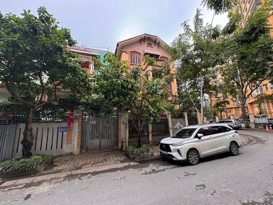 Biệt Thự Siêu Vip Trung Yên: Mặt Tiền Lớn, Oto Đỗ Cửa, View Thoáng