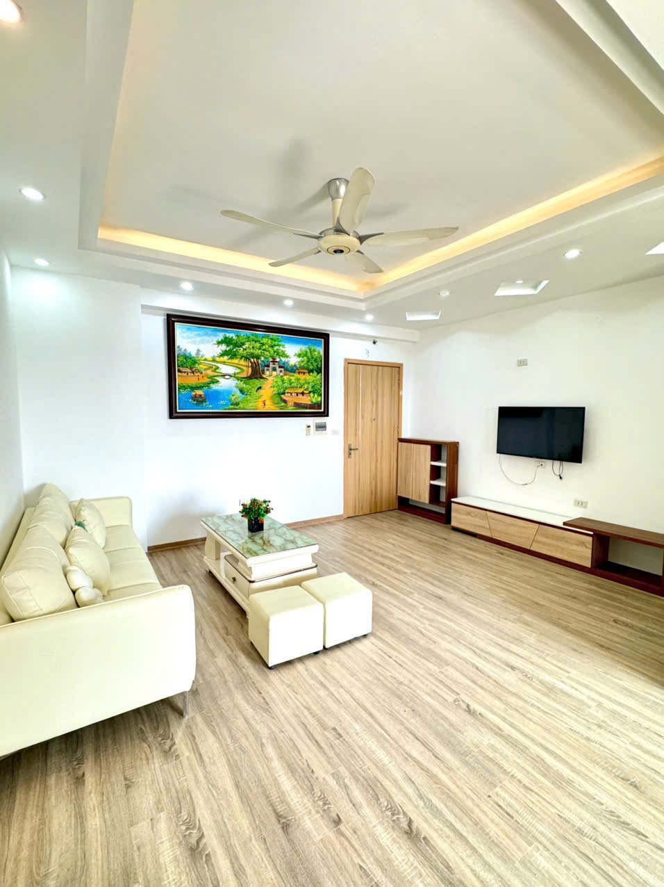 Chỉ 2.72 tỷ Sở Hữu Căn 2PN 76m² Đông Nam - Khu 6 Tòa Cũ