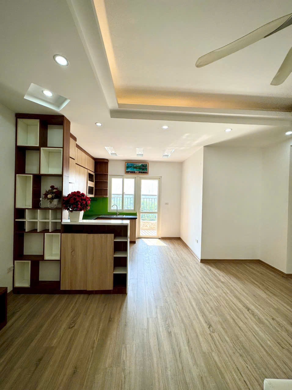 Chỉ 2.72 tỷ Sở Hữu Căn 2PN 76m² Đông Nam - Khu 6 Tòa Cũ