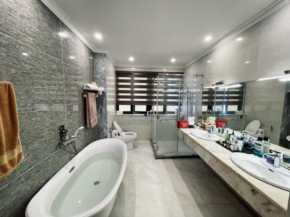Biệt Thự Cao Cấp 200m² Đường 16m - Vị Trí Đắc Địa Quận Bình Thạnh