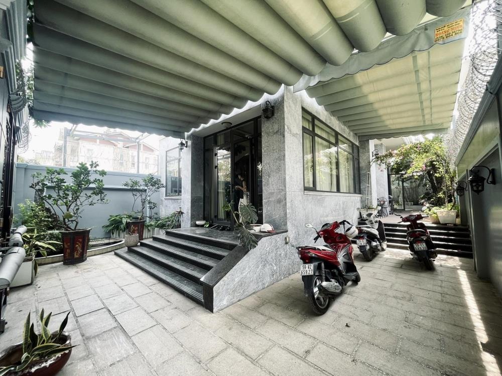 Biệt Thự Cao Cấp 200m² Đường 16m - Vị Trí Đắc Địa Quận Bình Thạnh