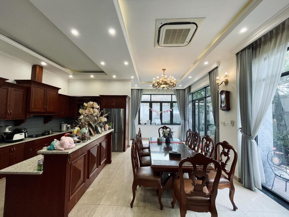 Biệt Thự Cao Cấp 200m² Đường 16m - Vị Trí Đắc Địa Quận Bình Thạnh