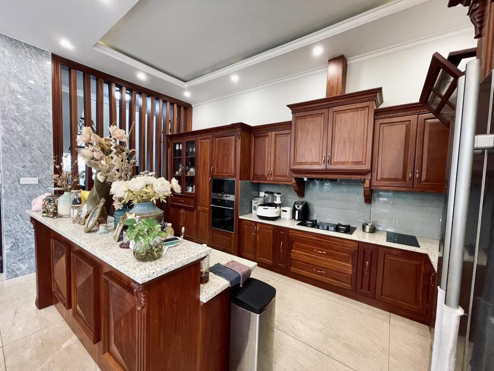 Biệt Thự Cao Cấp 200m² Đường 16m - Vị Trí Đắc Địa Quận Bình Thạnh
