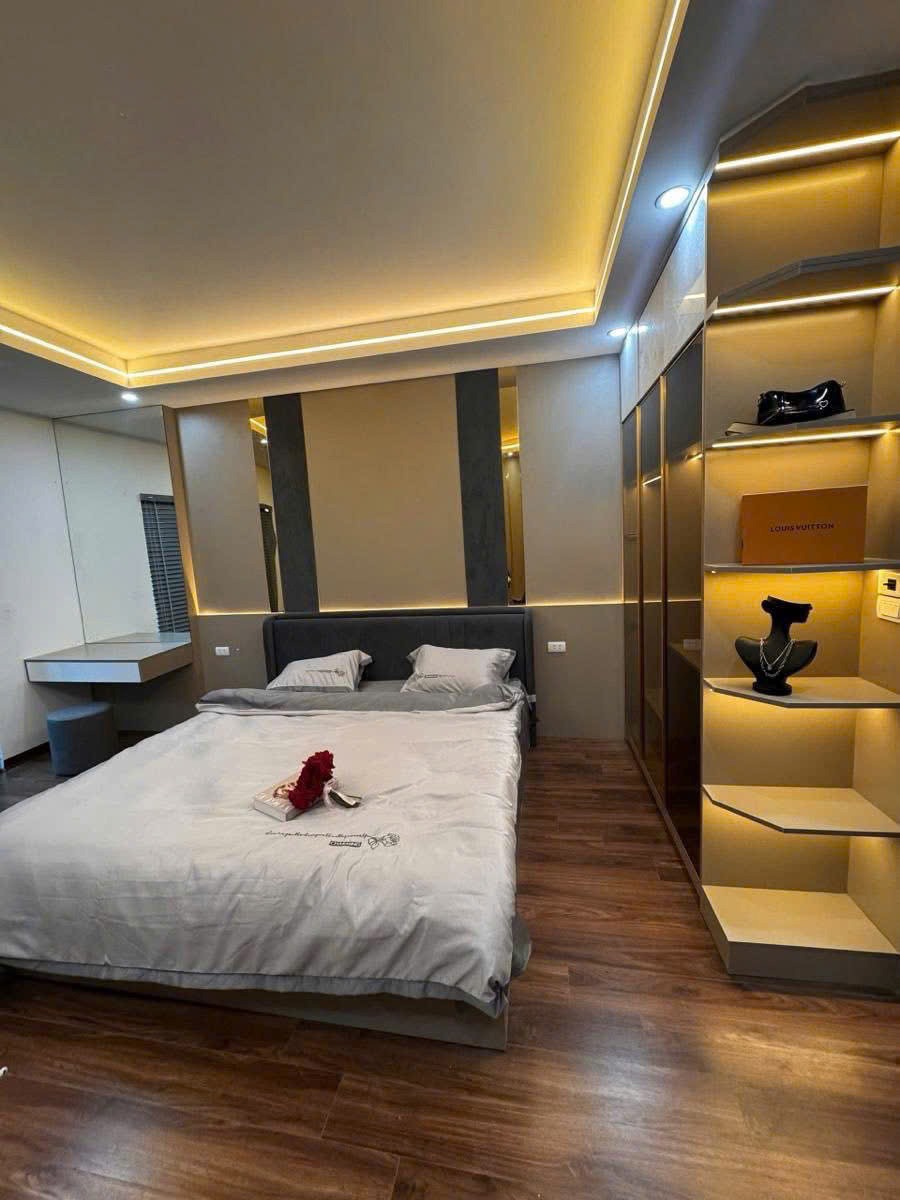 Bán nhà Tây Hồ 7.95 tỷ - Vị trí đẹp, Full Nội Thất, Gần Hồ Tây