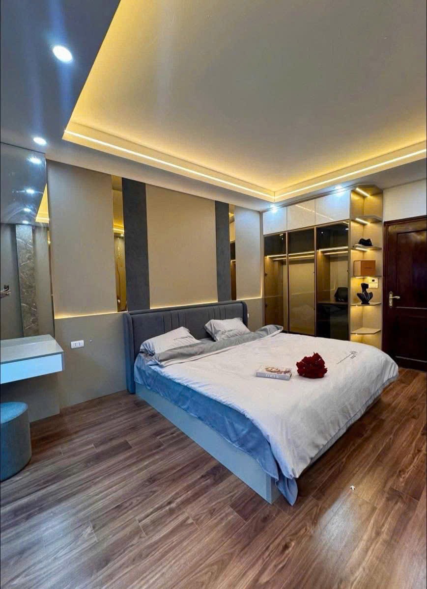 Bán nhà Tây Hồ 7.95 tỷ - Vị trí đẹp, Full Nội Thất, Gần Hồ Tây
