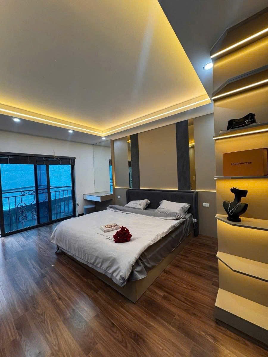 Bán nhà Tây Hồ 7.95 tỷ - Vị trí đẹp, Full Nội Thất, Gần Hồ Tây