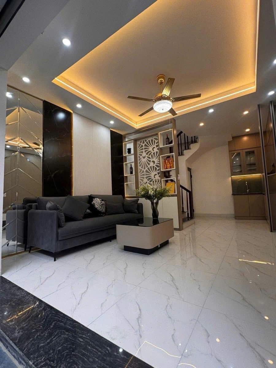 Bán nhà Tây Hồ 7.95 tỷ - Vị trí đẹp, Full Nội Thất, Gần Hồ Tây