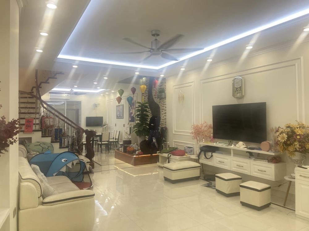 Bán nhà phố Phạm Hồng Thái, Ba Đình: 3 mặt thoáng, 39m2, 4 tầng, giá 8.9 tỷ