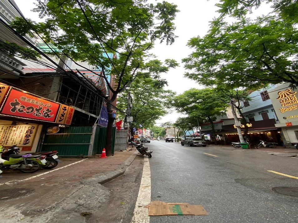 Cần Bán Nhà Mặt Phố Linh Lang - Vị Trí Đẹp, Kinh Doanh Sầm Uất, 84m2