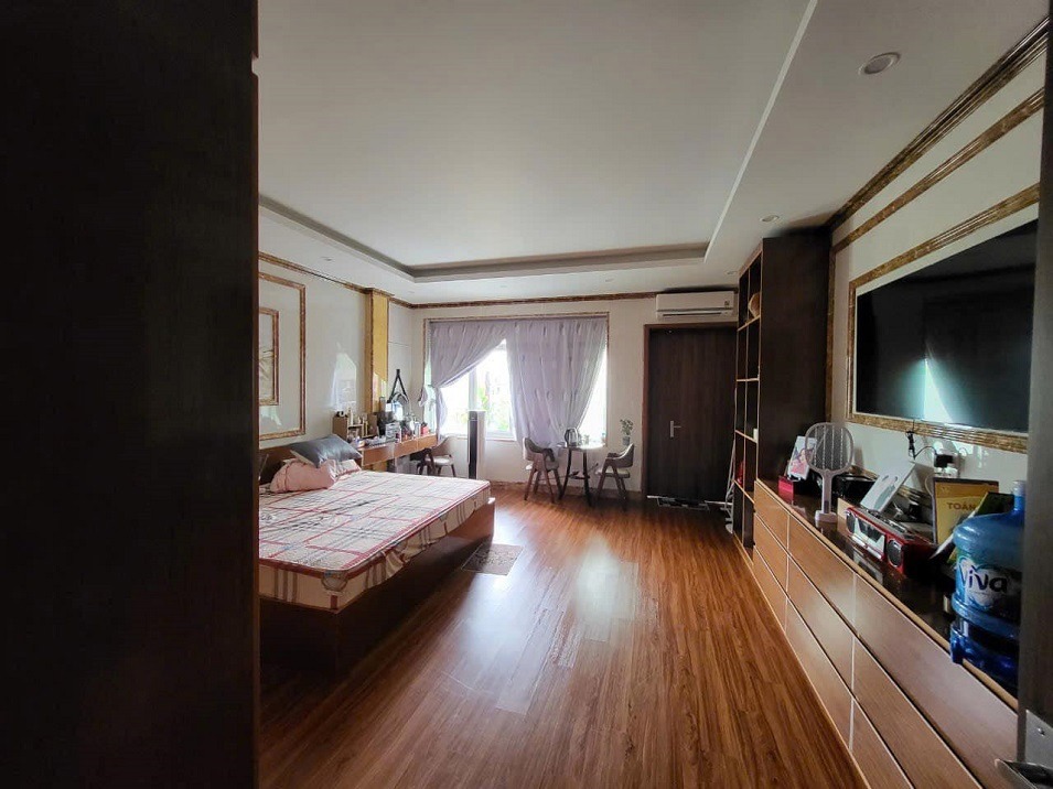 Nhà Mặt Phố Miếu Đầm - 162m2 - 2 Mặt Tiền - Kinh Doanh Vàng