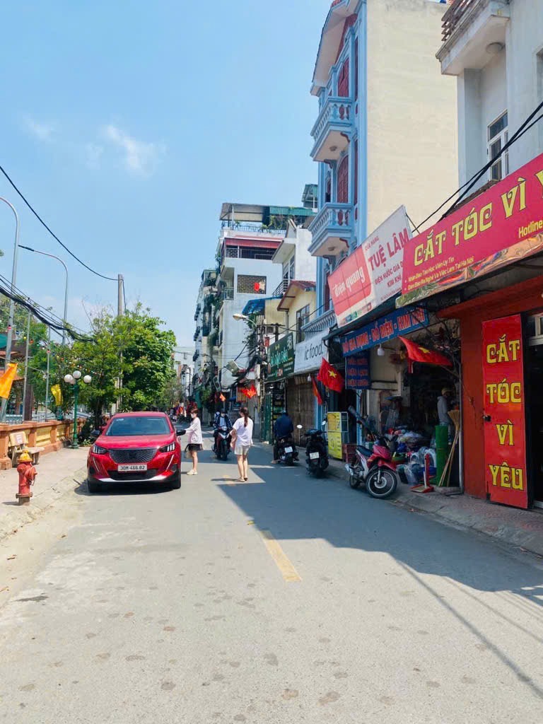 Bán đất tặng nhà Hoàng Minh Đạo, Long Biên - 127m² MT 7.4m - Giá 20.3 tỷ