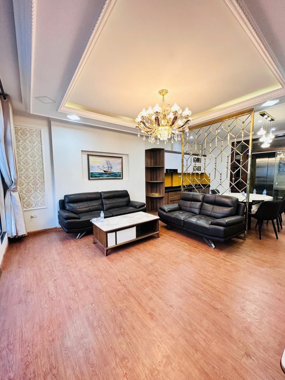 Lạc Long Quân - Ngõ Thông Võ Chí Công - 7 Tầng Thang Máy - Giá 21.5 tỷ