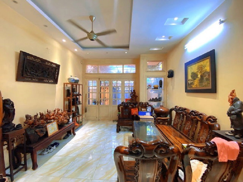 Mặt phố Giáp Bát 90m², 4 tầng, Kinh doanh Sầm Uất - Vị trí Đắc địa