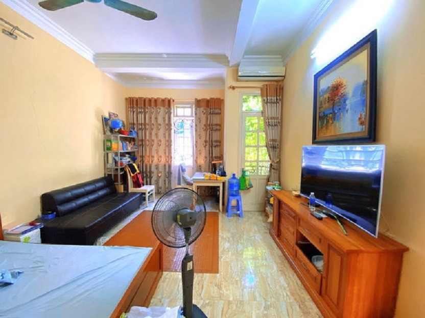Mặt phố Giáp Bát 90m², 4 tầng, Kinh doanh Sầm Uất - Vị trí Đắc địa