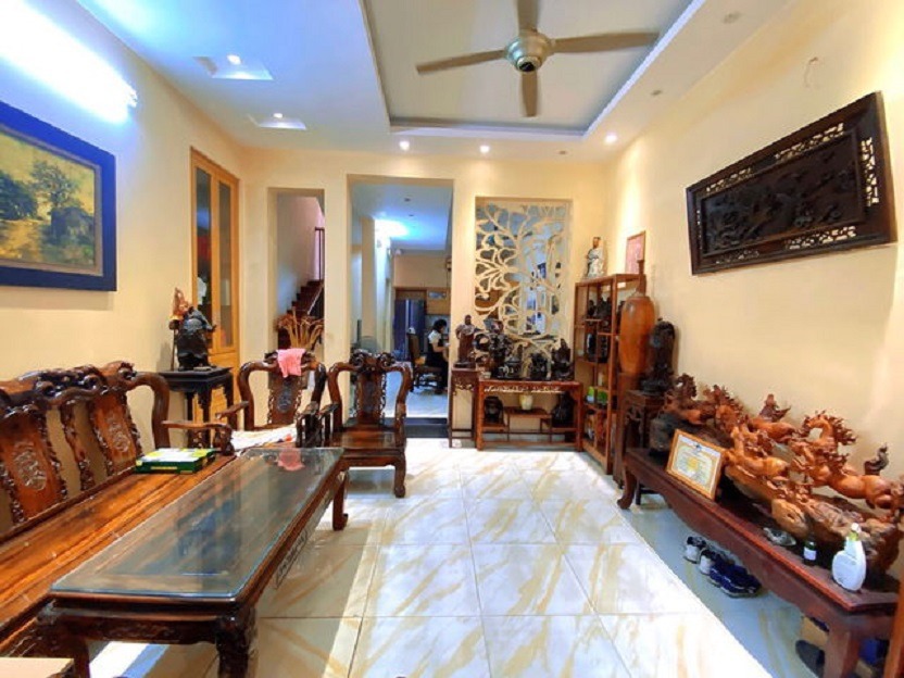 Mặt phố Giáp Bát 90m², 4 tầng, Kinh doanh Sầm Uất - Vị trí Đắc địa