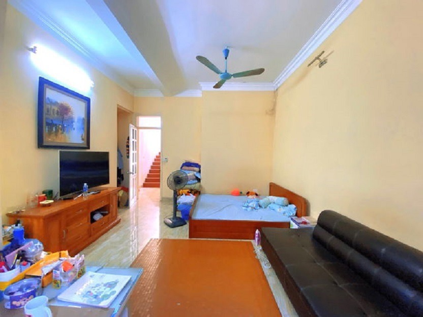 Mặt phố Giáp Bát 90m², 4 tầng, Kinh doanh Sầm Uất - Vị trí Đắc địa