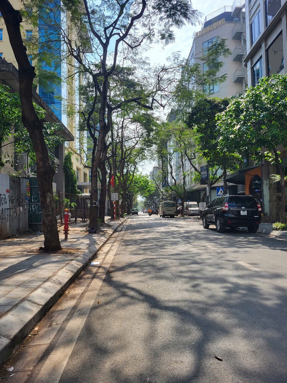 Nhà Phố Duy Tân - 2 Mặt Ngõ, Ô Tô Tránh, Kinh Doanh Đỉnh Cao - Giá 38 tỷ