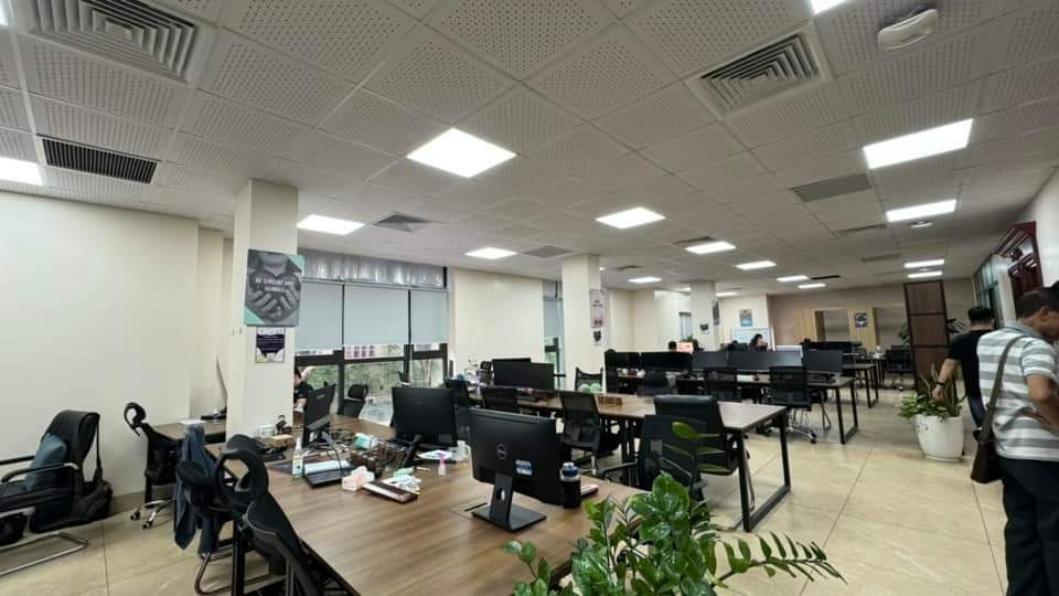 Cần Bán Tòa Building Mặt Tiền Phố Nguyễn Hoàng, 180m2, Giá 95 Tỷ - Nam Từ Liêm