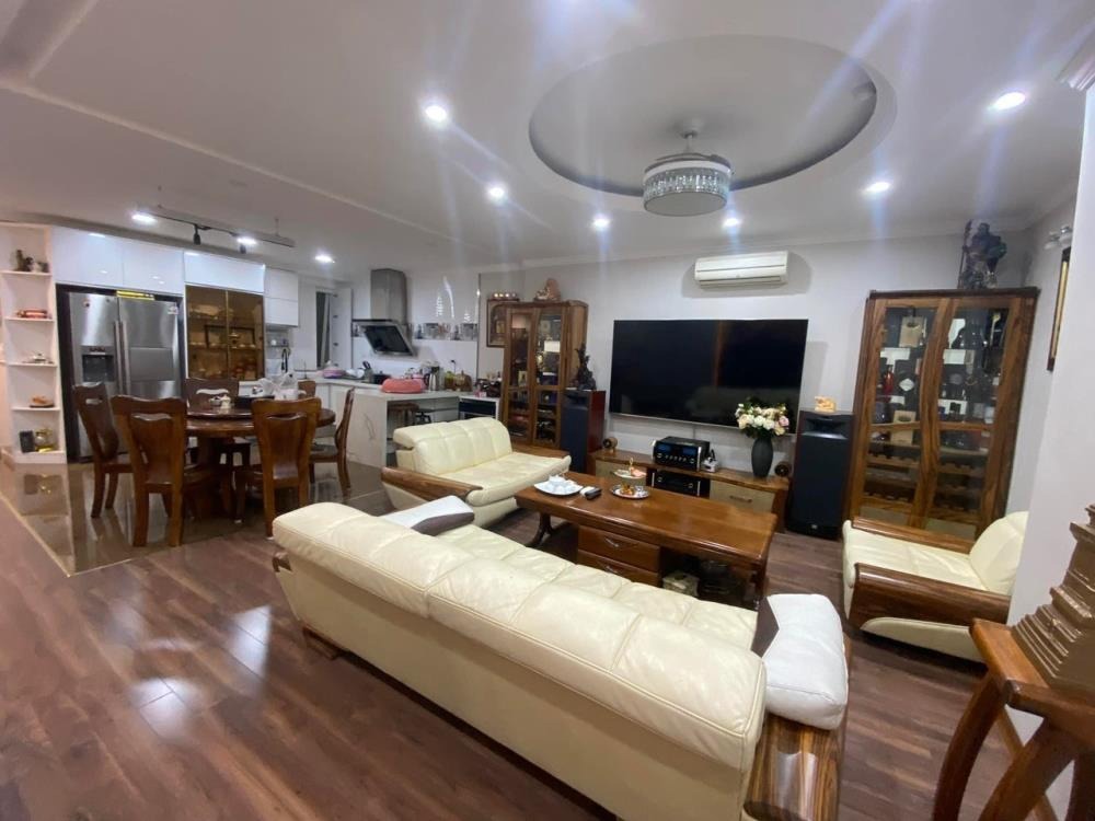 Bán nhà phân lô VIP Giảng Võ - 90m² MT6m - Giá 31 tỷ