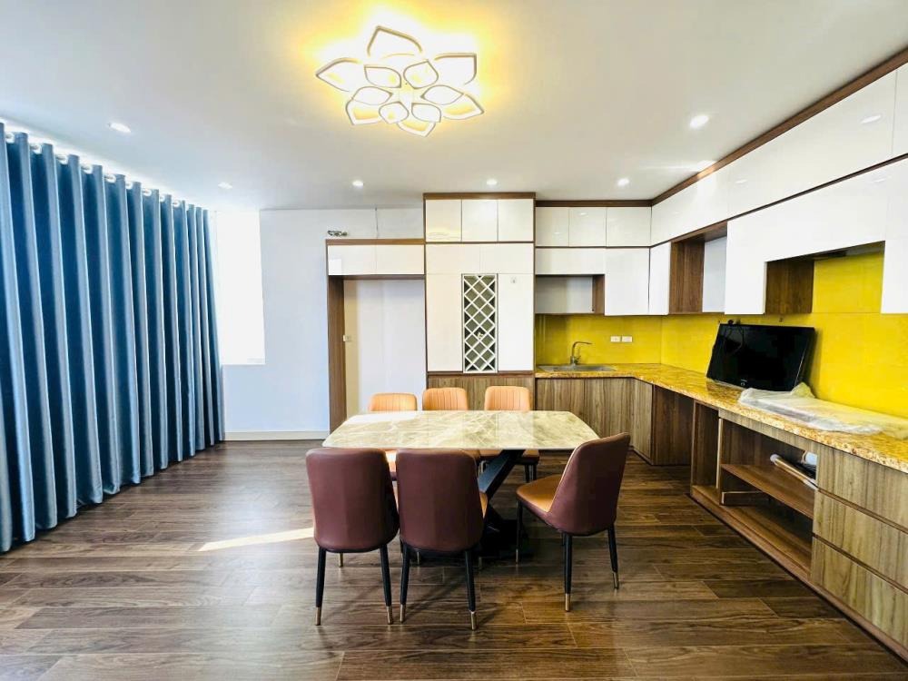 Bán Gấp LK Sân Bóng Mậu Lương: 60m2, 5 Tầng, 14.5 Tỷ - Vị Trí Đắc Địa