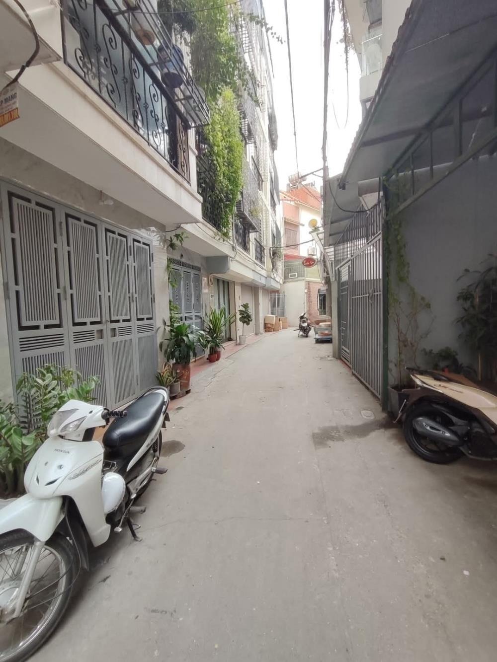 Bán Nhà Phố Đường Láng 87m2, Mặt Tiền 5m, Giá Chỉ 9 Tỷ - Vị Trí Đắc Địa