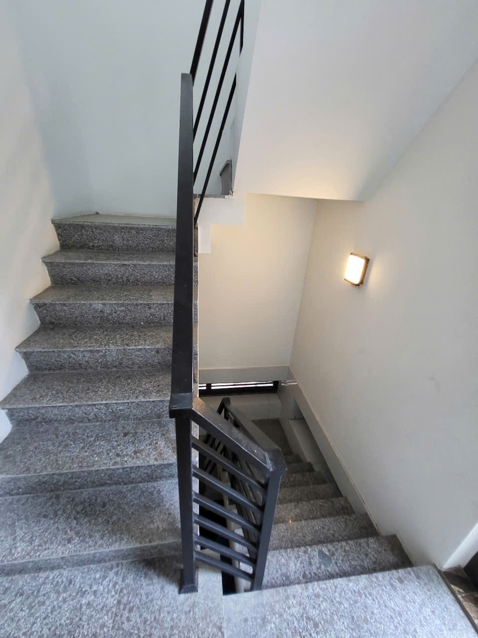 Bán Building Vip Cầu Giấy - Lô Góc 3 Mặt Thoáng - 200m2 - 138 Tỷ