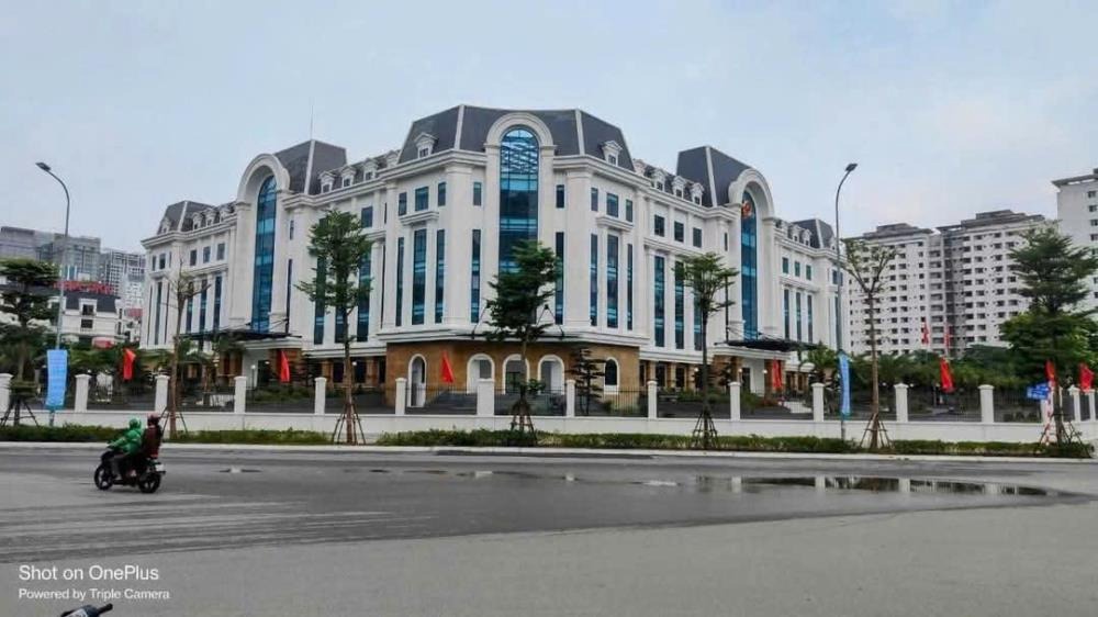 Bán Building Vip Cầu Giấy - Lô Góc 3 Mặt Thoáng - 200m2 - 138 Tỷ
