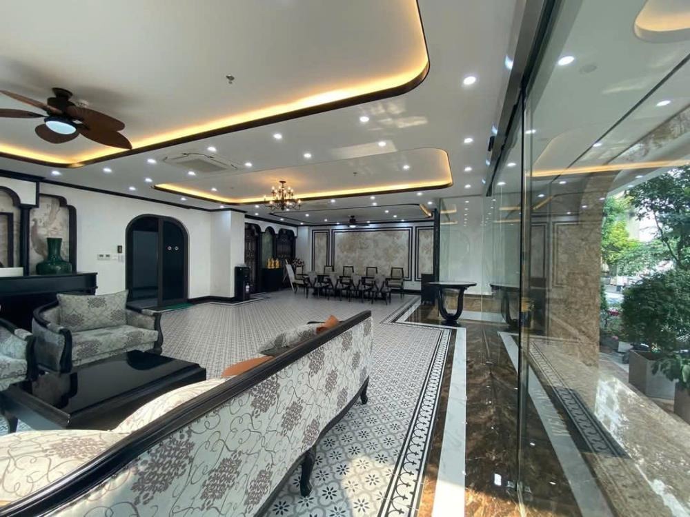 Bán Building Vip Cầu Giấy - Lô Góc 3 Mặt Thoáng - 200m2 - 138 Tỷ