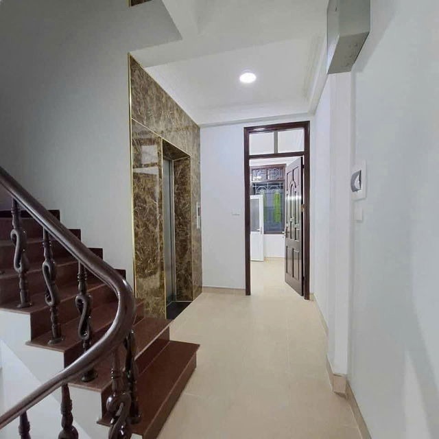 Bán nhà phố thương mại 7 tầng, 51m2, Quận Thanh Xuân, Hà Nội - Giá 32 tỷ