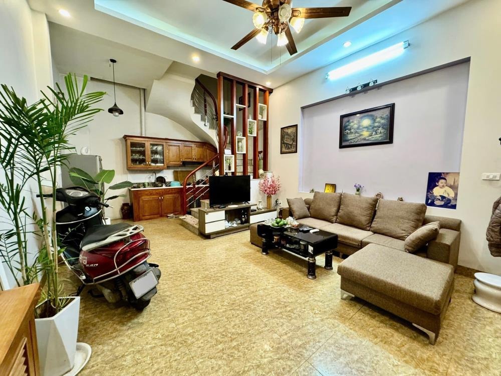 Bán nhà Hà Trì 1, Hà Đông: 35m2, 5 tầng, giá 6.6 tỷ - Vị trí đẹp, tiện nghi